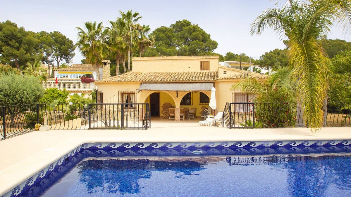 Casas de Torrat Villa | Villa 8 pers with big pool and jacuzzi from 450m of the sea (Airconditioned)