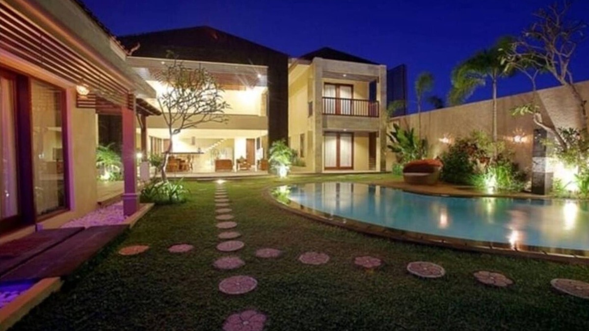 Dewi Sri Villa | Villa A luxury 5 BR villa Kuta, Bali