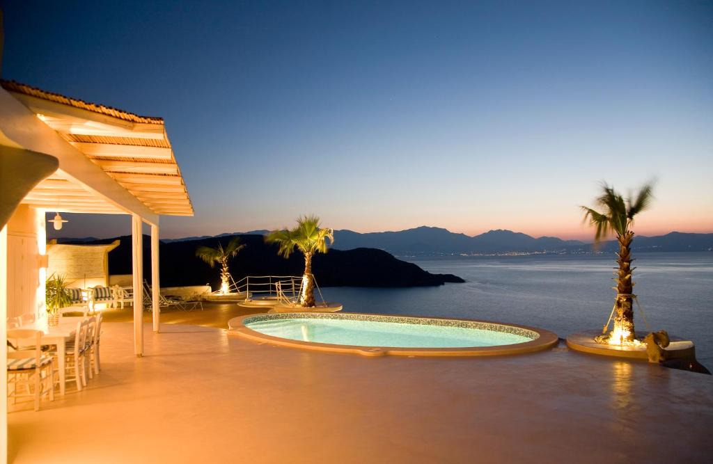 Pefki Villa | Villa Achilleas Crete