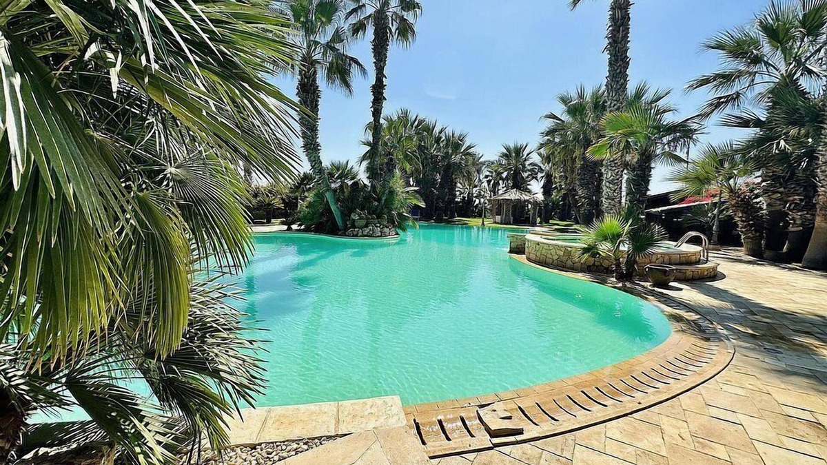 Donnalucata Villa | Villa Adelaide: A welcoming two-story villa situated at a few steps from a sandy beach, with Free WI-FI.