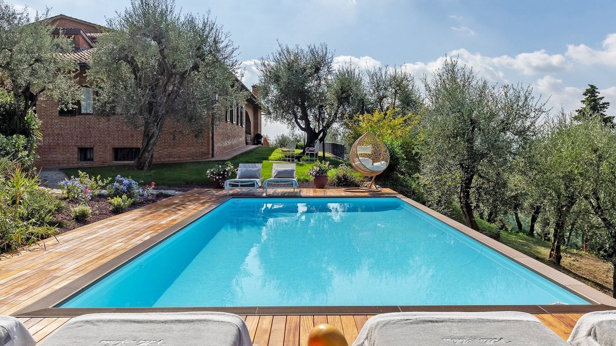 Uzzano Villa | Villa Adisa 8, Emma Villas