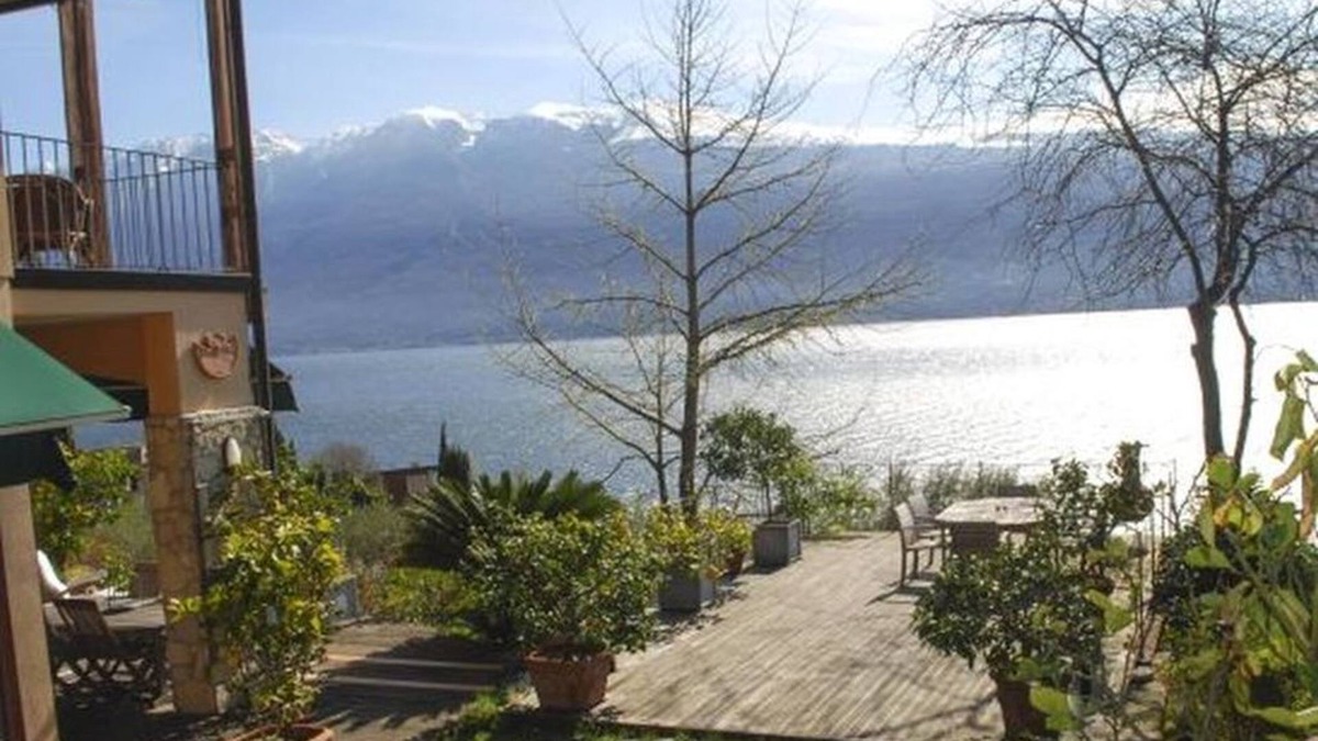 Gargnano Villa | Villa Agrumi with pool, garden and absolutely fantastic lake view