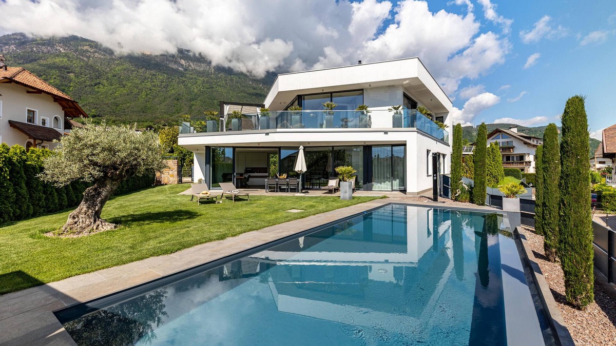 Appiano Sulla Strada del Vino Villa | Villa 'Aich' with Mountain View, Private Pool and Sauna