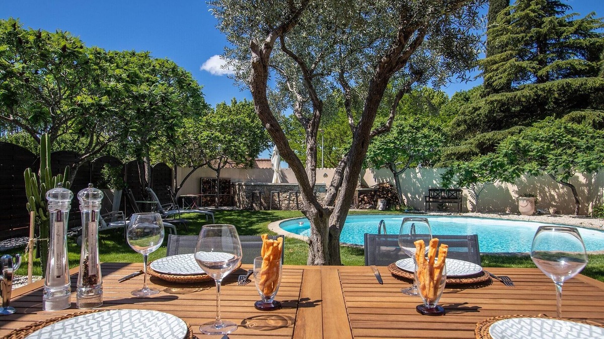 Caissargues House | Villa, Air-conditioning, Pool, Shaded terrace