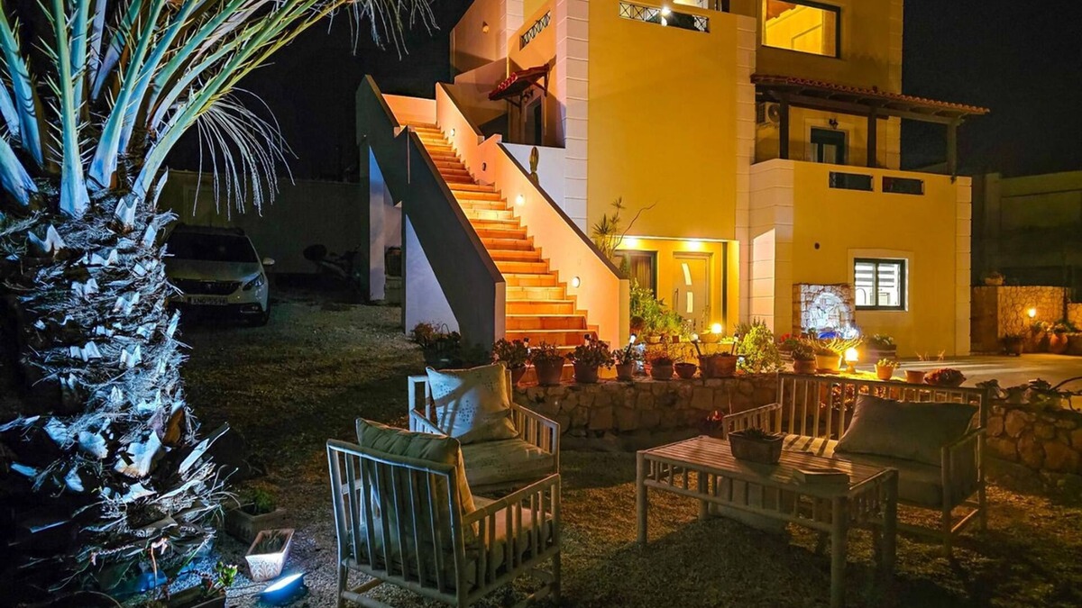 Sternes Villa | Villa Aitheras with sea views and garden