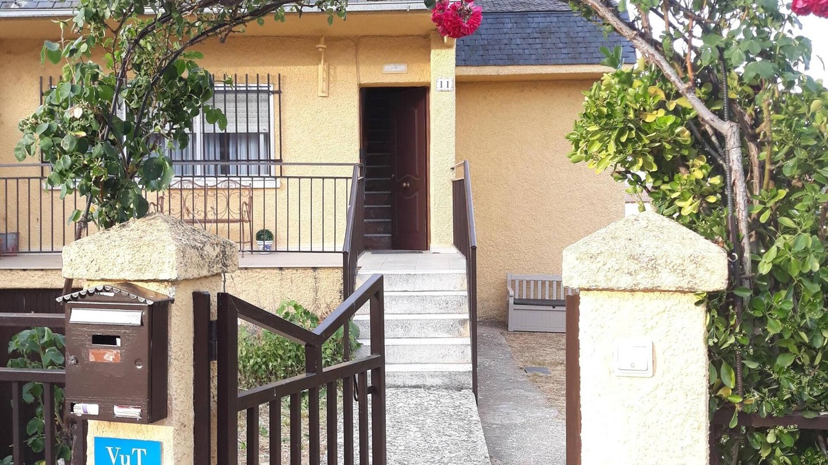 Barco De Avila House | Villa Alameda with garden and garage