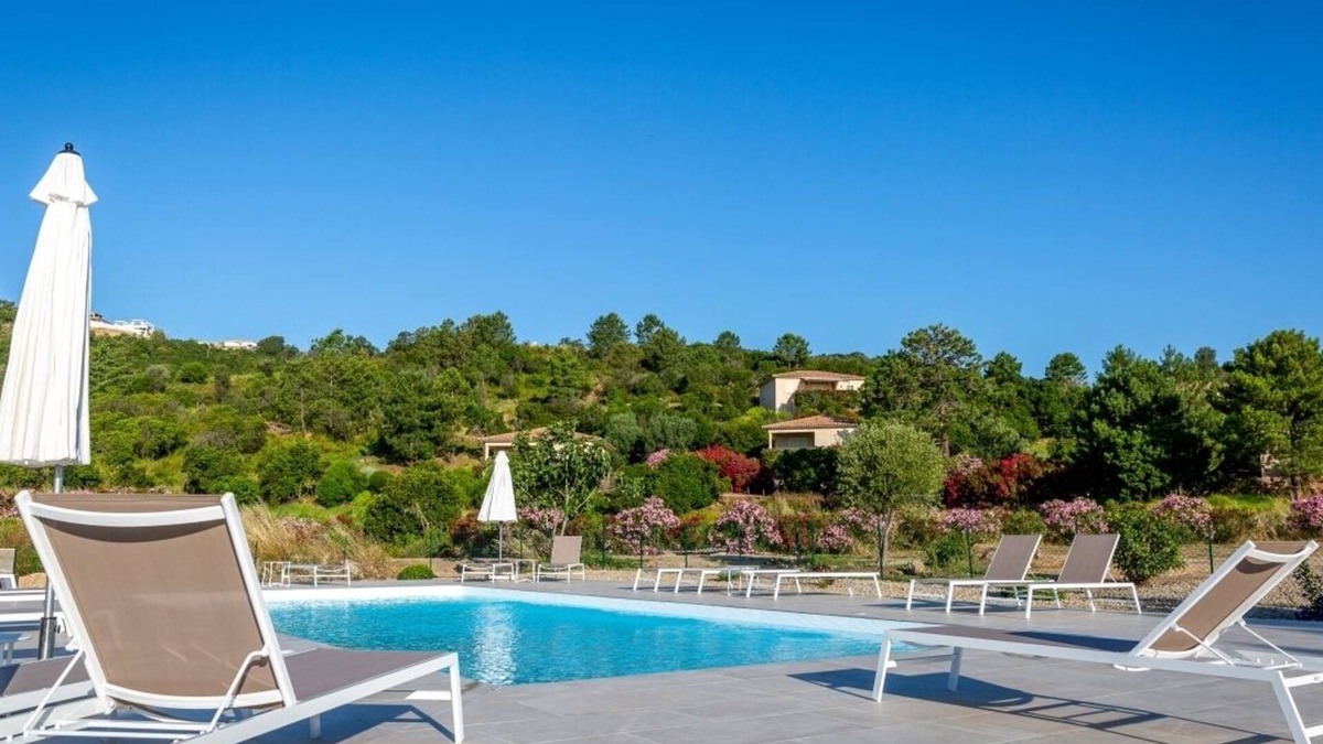 Solenzara House | VILLA ALBITRU 3 BEDROOMS EXCEPTIONAL VINEYARD AND SEA VIEWS WITH HEATED POOL