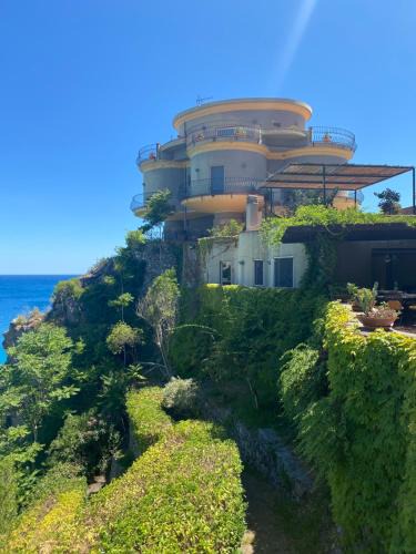 Caminia Villa | Villa Alcado