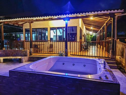 Popayan House | VILLA ALEJANDRA - Hermosa FINCA cerca al centro - Sendero - Jacuzzi