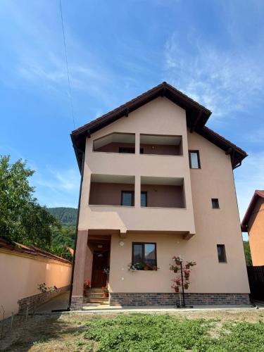 Caciulata Villa | Villa Alexandra