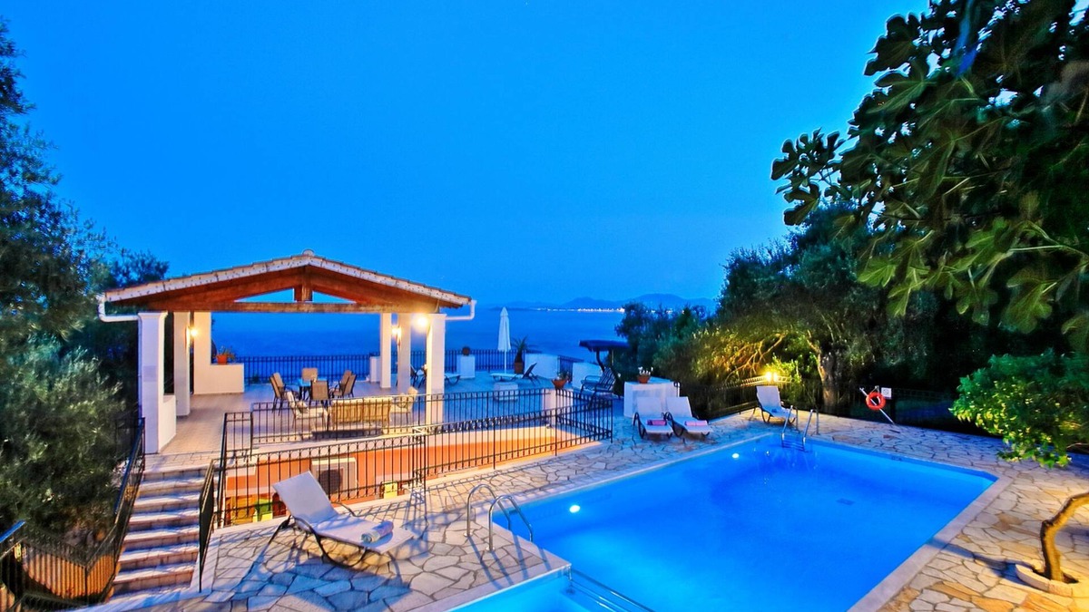 Nisaki Villa | Villa Alexandros with Private Pool and roof terrace with stunning views