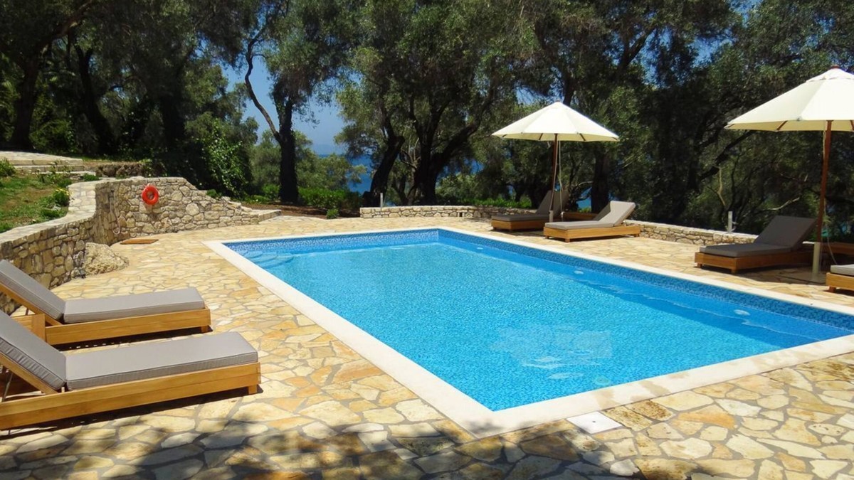 Chlomos Villa | Villa Alexis - Four Bedroom Villa, Sleeps 8