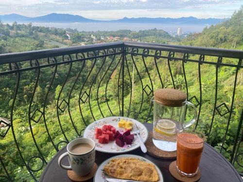 Lembang Villa | Villa Alleira Bandung - Mountain View, Gym, BBQ dengan Firepit, Wifi