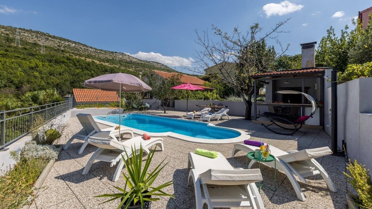 Tugare Villa | Villa Almond near Omis, private pool