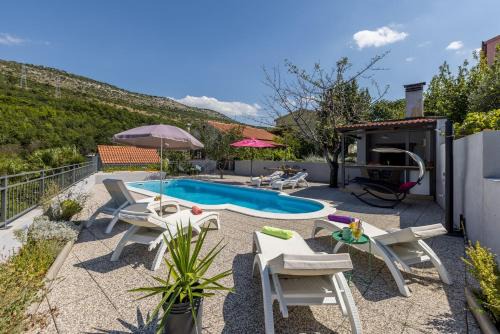 Tugare Villa | Villa Almond near Omis, private pool