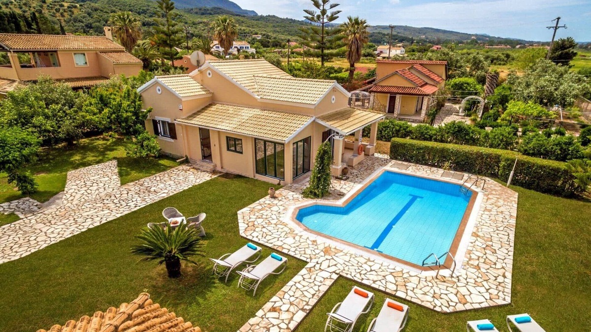Almiros Beach Villa | Villa Almyros by Villa Plus