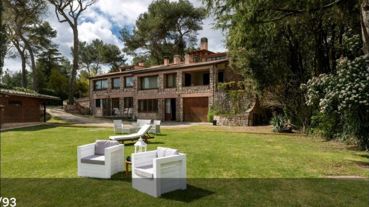 San Mariano Villa | Villa 'Altavista - Perugia' with Mountain View, Private Terrace and Wi-Fi