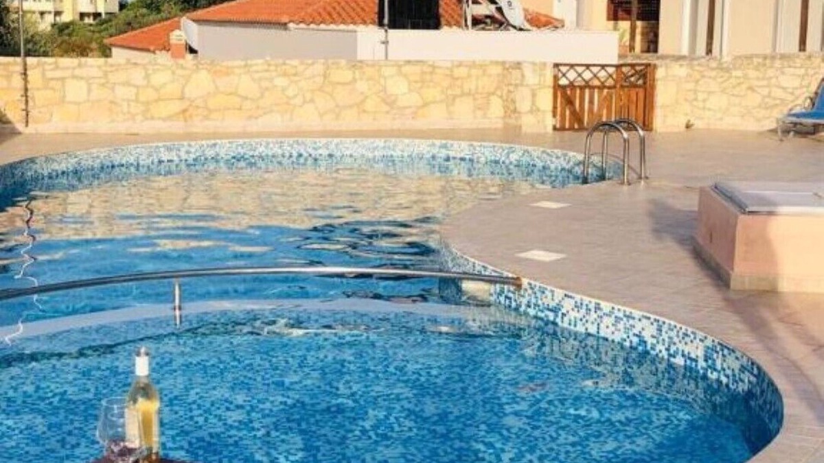 Megala Chorafia Villa | Villa Alysso, fully equipped, modern with shared pool & sea and mountain view