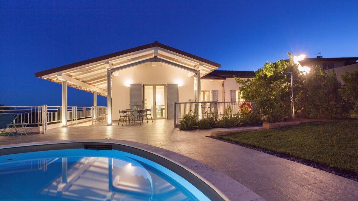 Campagnatico Villa | Villa Ambretta with Private Swimming Pool, Garden and Barbecue
