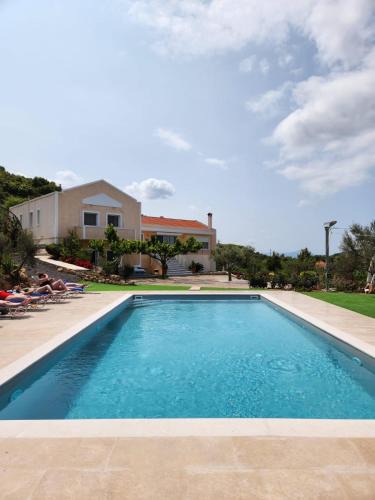 Kalamos Villa | Villa Amfiario - Luxury & Breathtaking views under the Attica Sun!