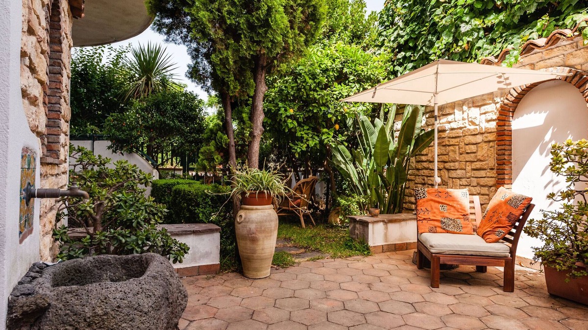 Torre Archirafi Villa | Villa Amunì con giardino by Wonderful Italy