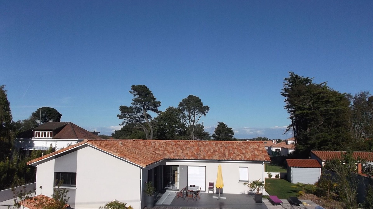 Pornic House | Villa and heated pool 800m from the beach and center of pornic on foot wifi