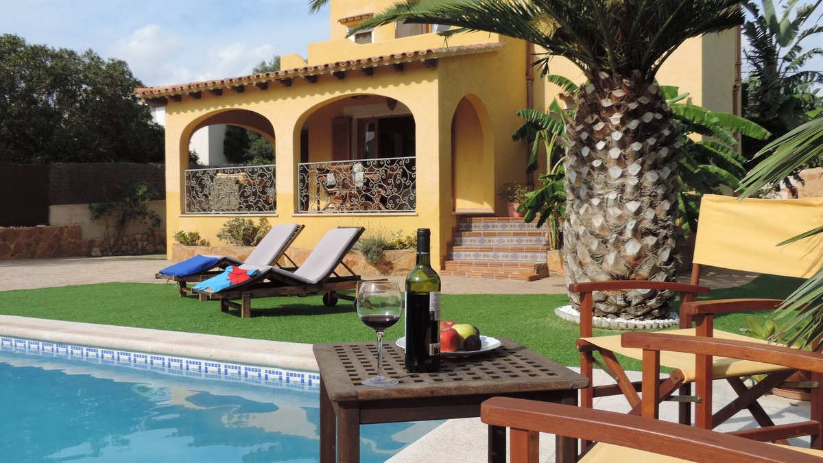 Cala Pi Villa | VILLA AND POOL AT THE BEACH OF CALA PI