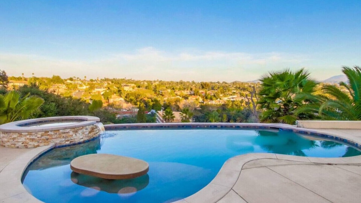 Kit Carson House | Villa Andalusia -6BR/5BA Luxury Retreat w/Views