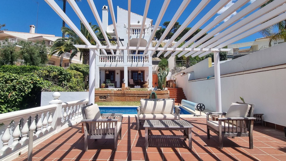 Cerrado de Calderon Villa | Villa 'Andaluza Pedregalejo Bbq Pool' with Sea View, Wi-Fi and Air Conditioning