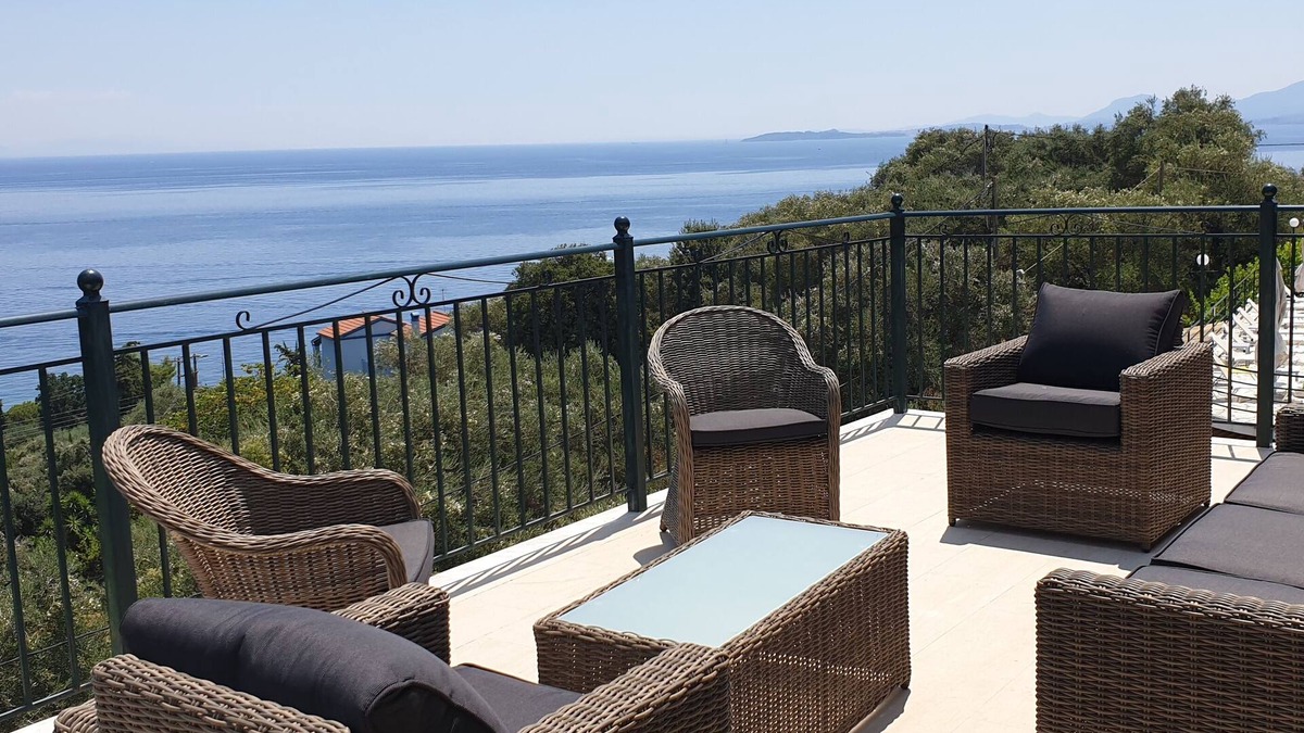 Barbati Villa | Villa Andonis Nissaki is a large villa with a private large pool and sea view.