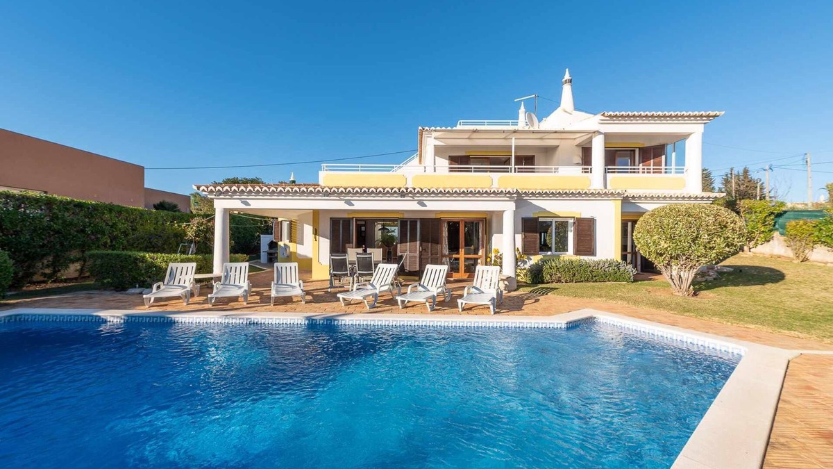 Cerro de Aguia House | Villa Andrea by Gabi Miguel