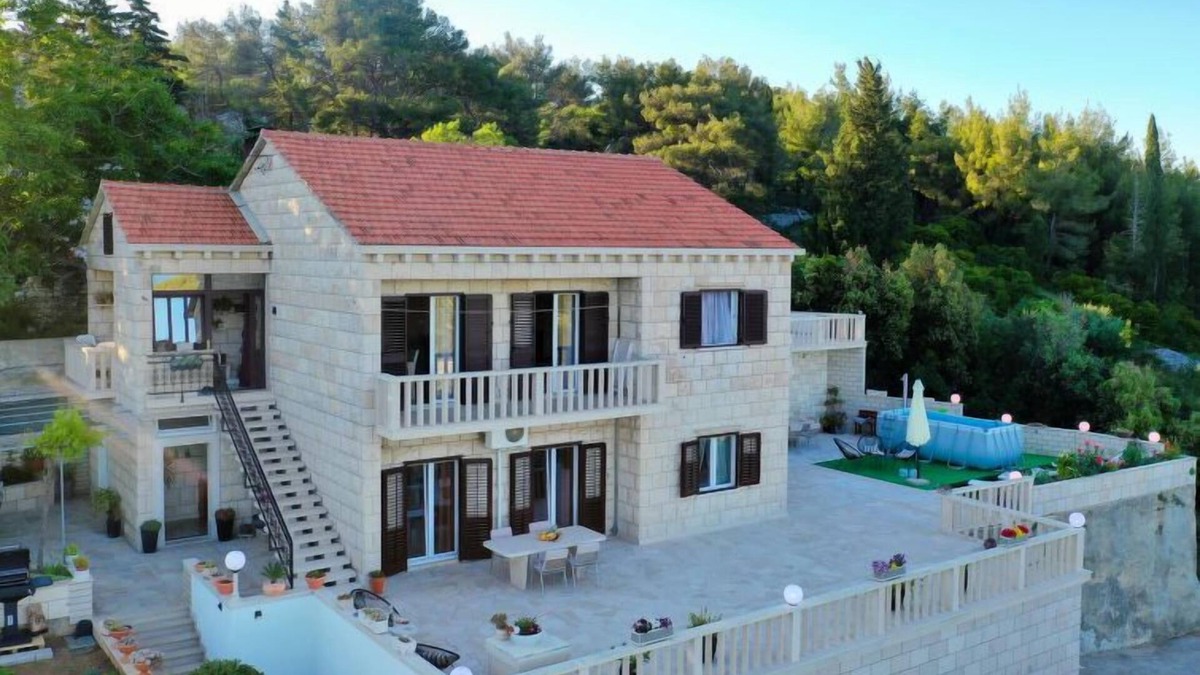 Selca Apartment | Villa Andro by Interhome