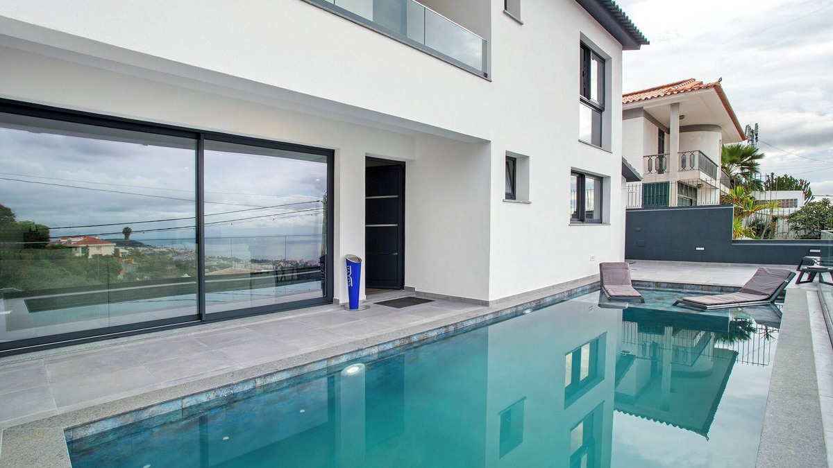 Monte Villa | Villa 'Angela' with Sea View, Private Pool and Wi-Fi