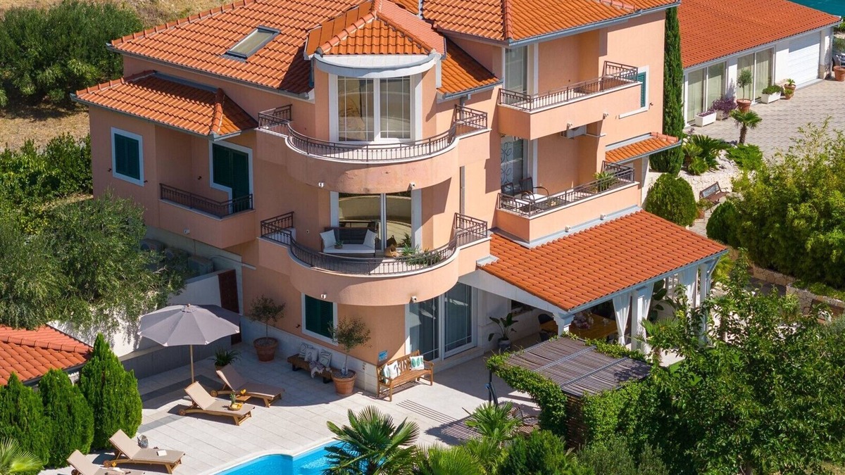 Mravince Villa | Villa Anita with private pool, gym, 6 bedrooms, sea view