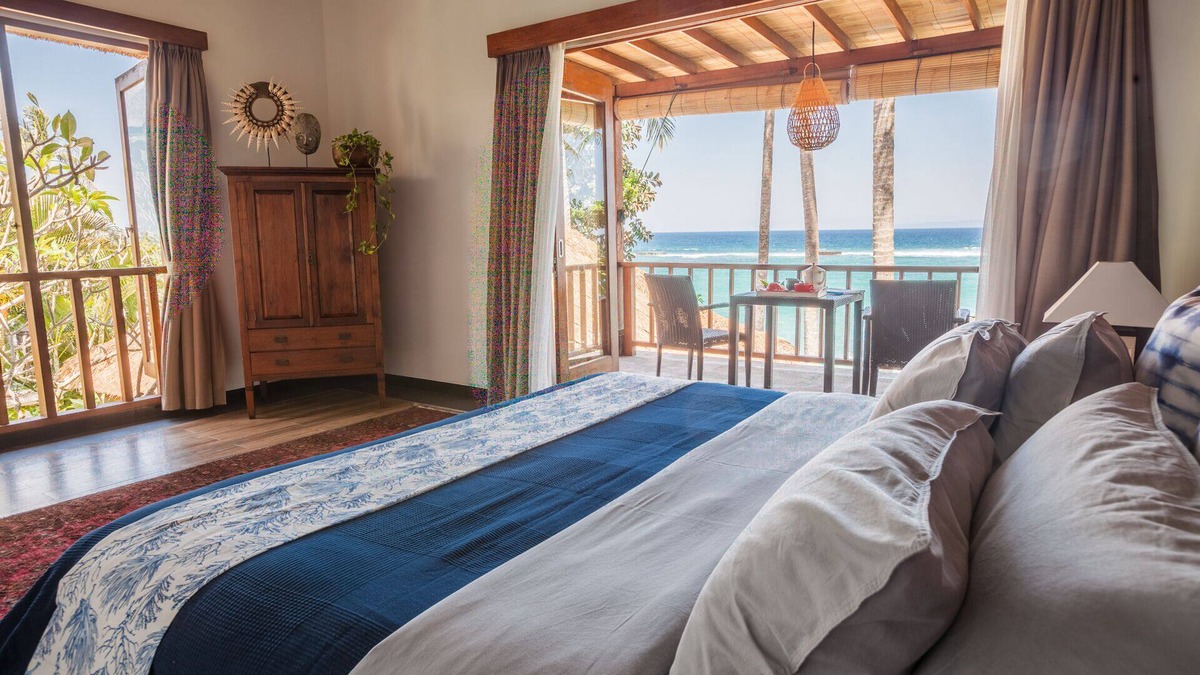 Candi Dasa Villa | Villa Anjani - Stunning Beachfront Paradise near Candidasa