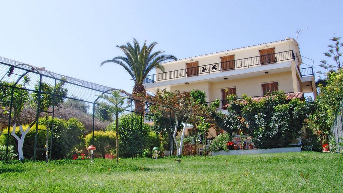 Ano Vasilikos House | Villa Anna - 3 bedroom apartment 2nd floor