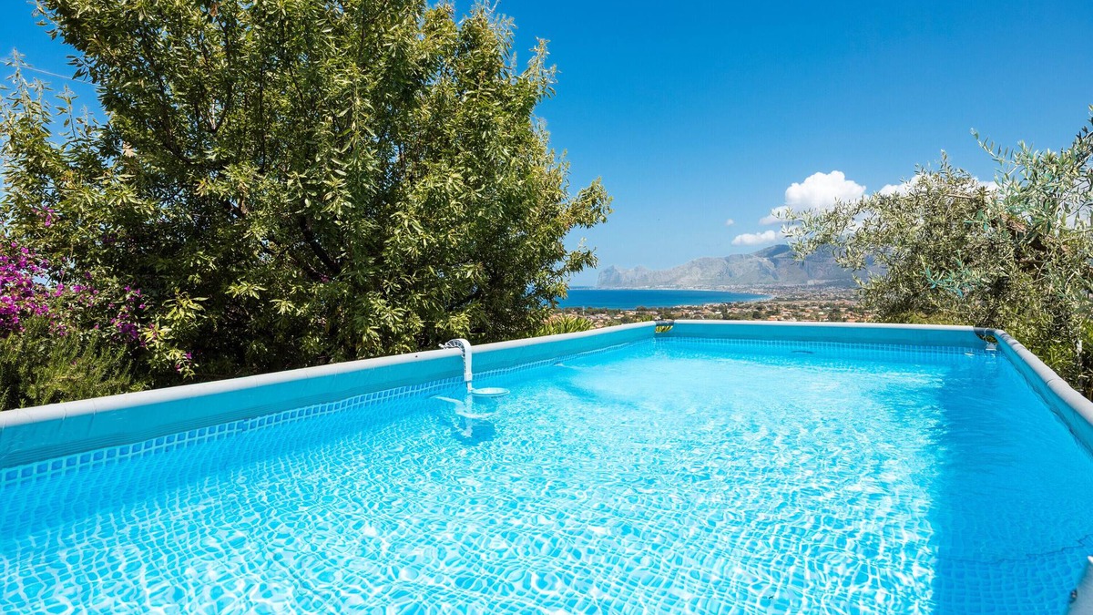 Carini Villa | Villa 'Anna Messina' with sea view, Wi-Fi and air conditioning