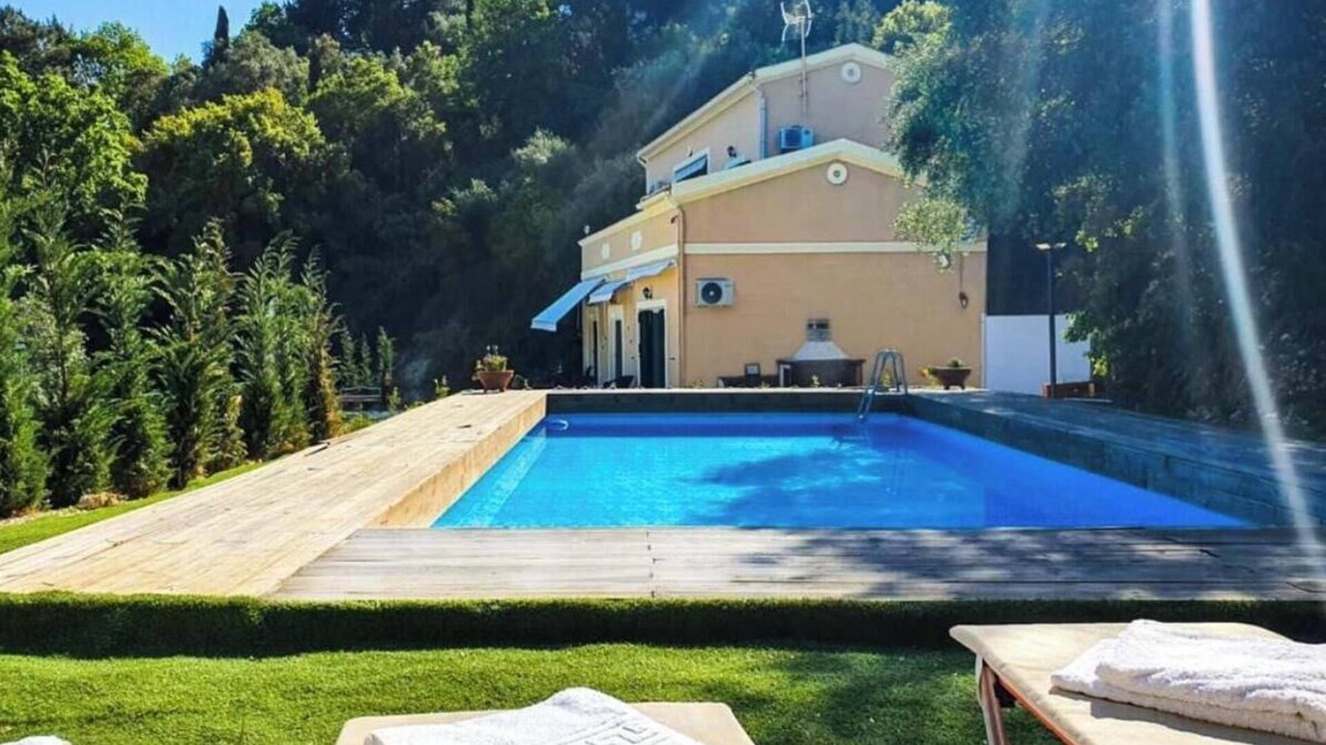 Makrata Villa | Villa 'Annette' with Sea View, Wi-Fi and Air Conditioning