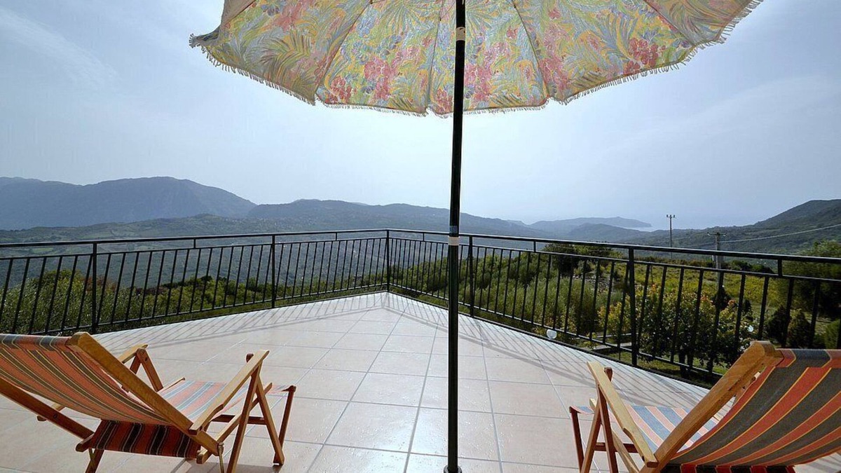 San Mauro La Bruca House | Villa Antica Uva: A characteristic two-story independent house surrounded by the greenery.