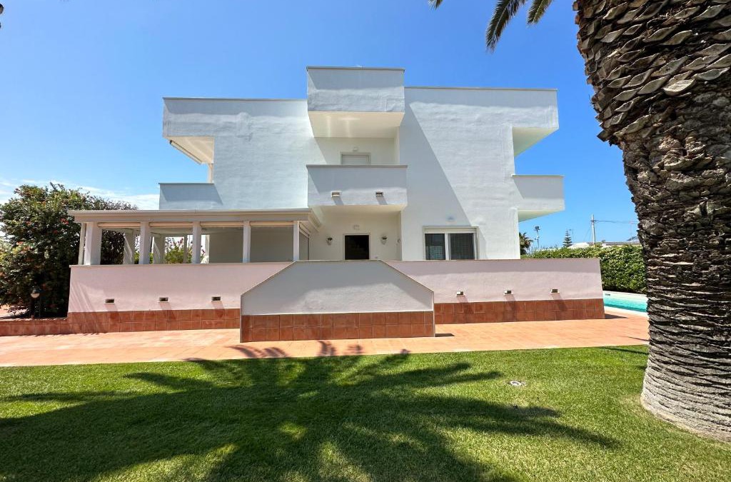 Municipio 1 Villa | Villa Antonia sul mare con piscina Torre a mare (Bari)