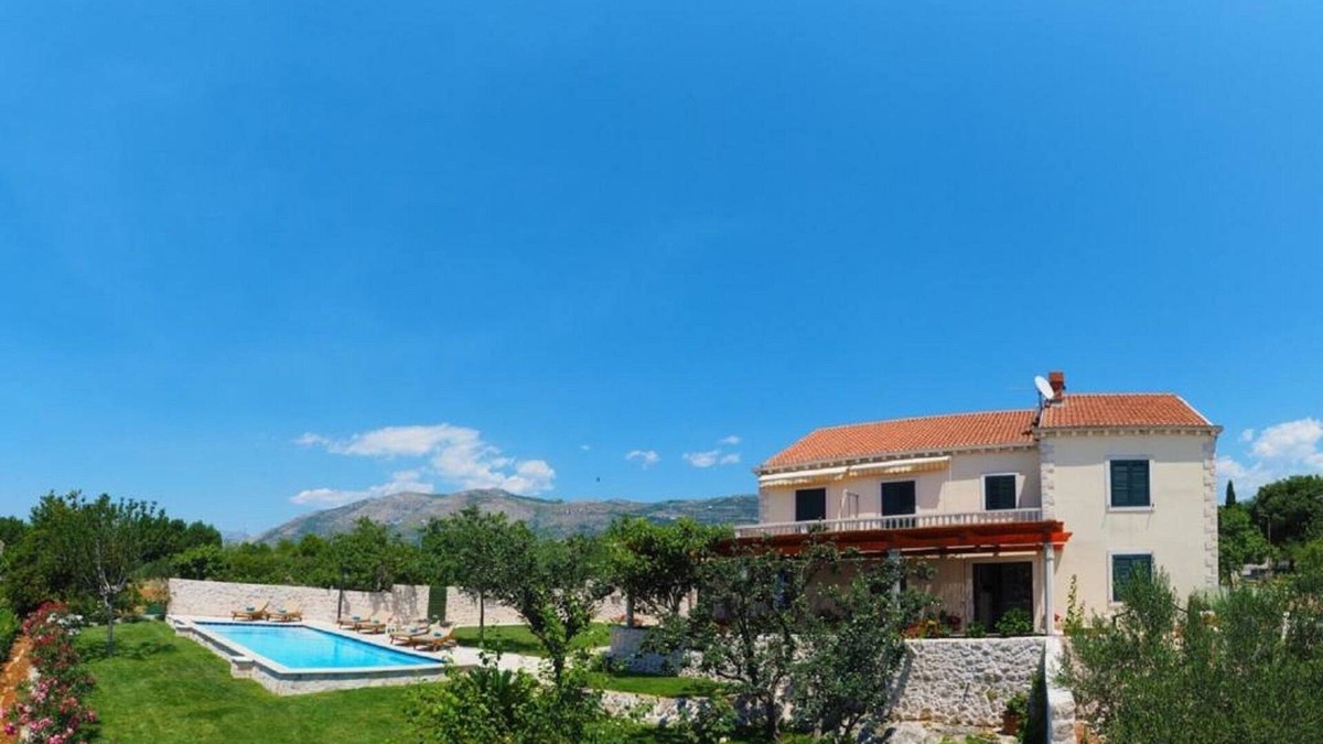 Mocici Villa | Villa Antonija - Four-Bedroom Villa with Terrace and Private Pool