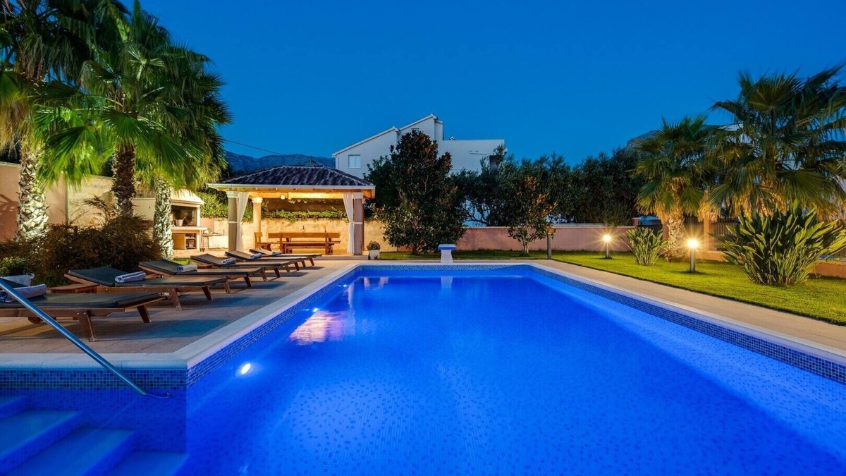 Kamen Villa | Villa Antura with private heated 50sqm pool, 3 bedrooms, 3 bathrooms, and gym