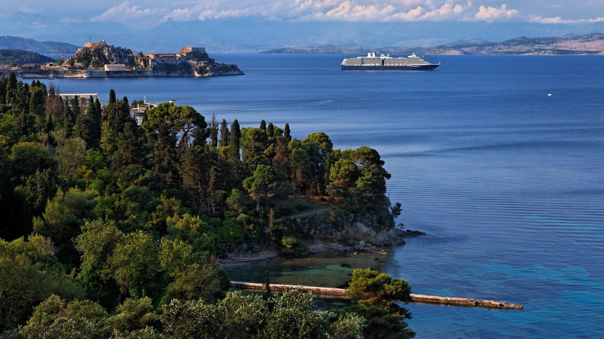 Corfu Town Villa | Villa Aphrodite - Luxury Elegant Villa With The Most Stunning View of Corfu