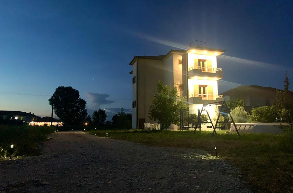 Mbrostar-Urë Villa | Villa Apollonia Guest House