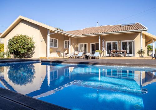 Povoa De Varzim Villa | Villa Aqueduto