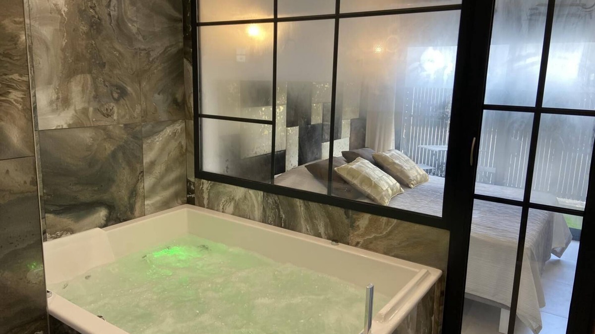 La Crau House | Villa ARBOR VITAE private pool 13km from the sea