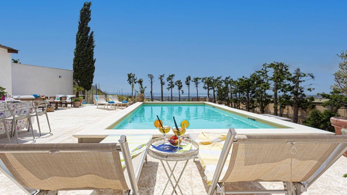 Ragusa Villa | Villa Ardith by Villa Plus