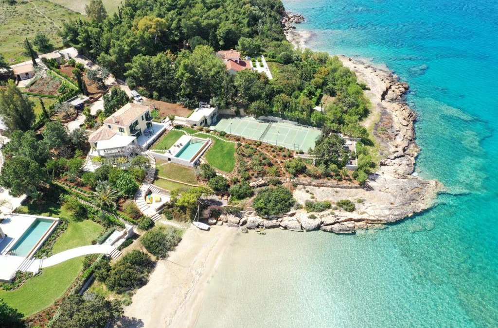 Kilada Villa | Villa Aria - Luxury Beachfront Villa with Pool and Tennis Court