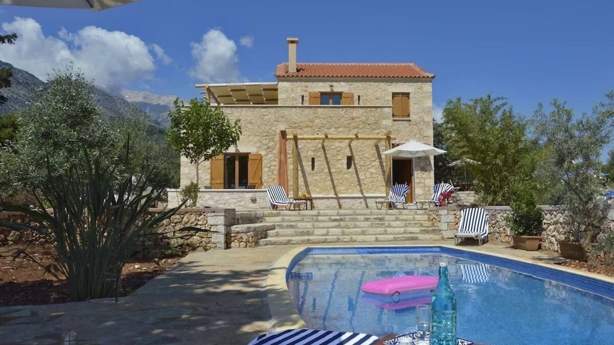 Melidoni House | Villa Ariadne - Stylish vacation home with all amenities