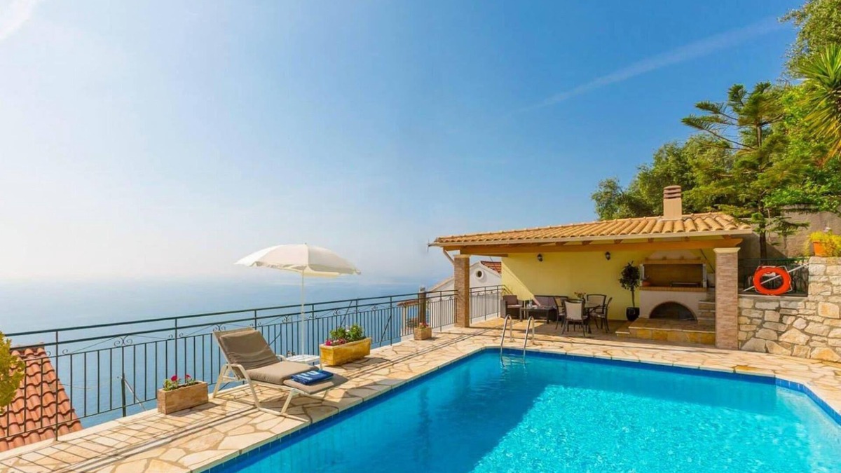 Nisaki Villa | Villa Aris - Two Bedroom Villa, Sleeps 4